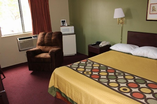 Knights Inn Albany image 9
